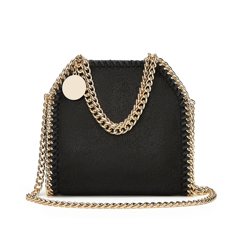 Luna chain shoulder bag styling