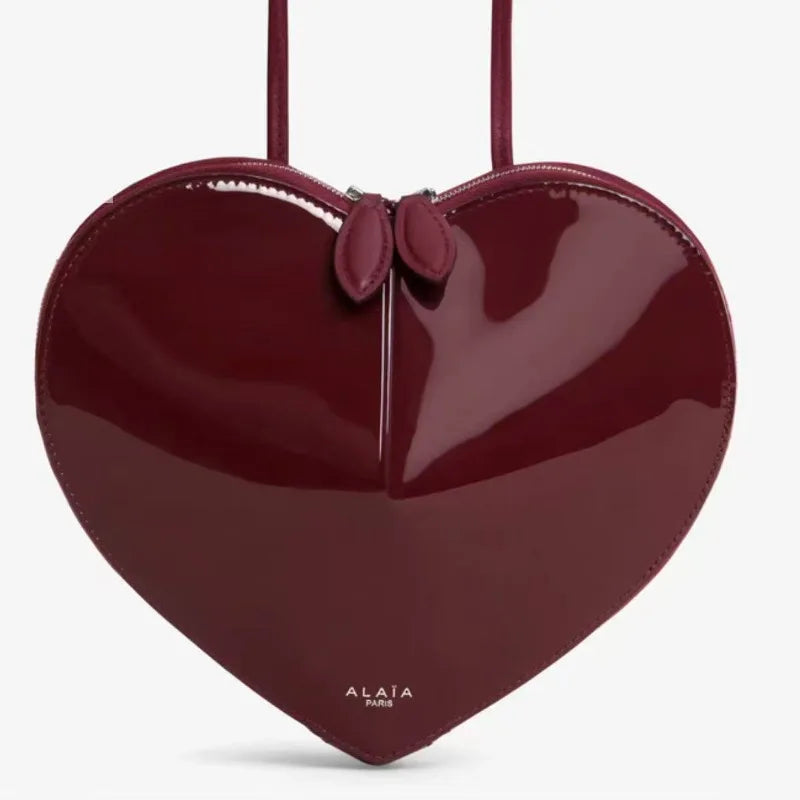Amour heart shoulder handbag detail | ORLEVE