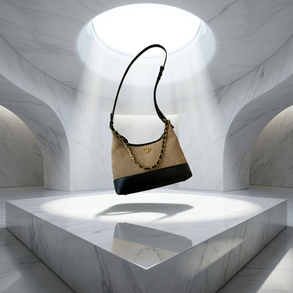 Chain decor crossbody bag styling | ORLEVE