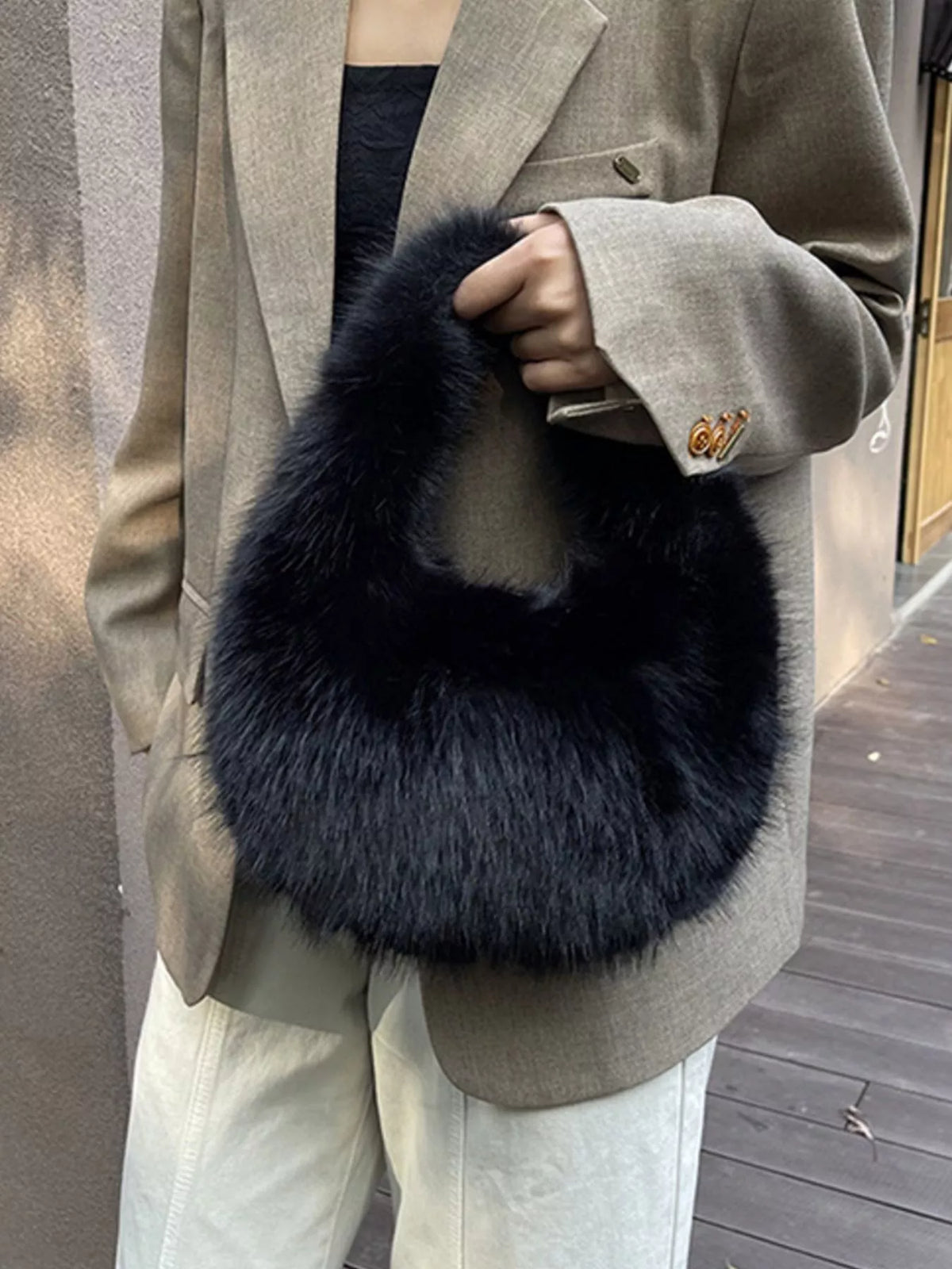 Fluffy mini handbag fashion view | Orleve