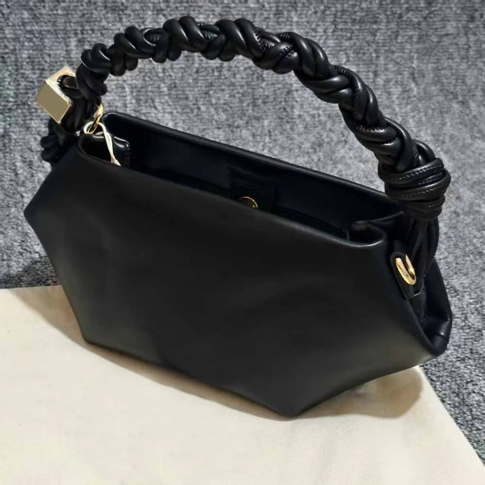 Luxe braided shoulder bag close view | ORLEVE