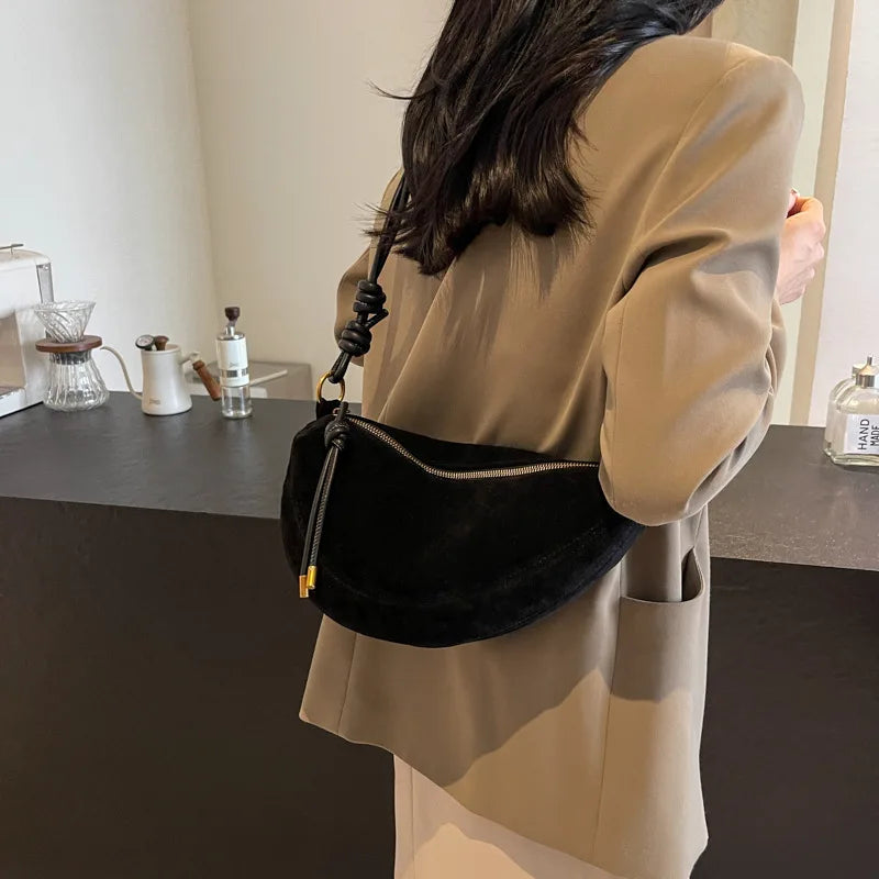 Minimal flap shoulder bag silhouette | ORLEVE
