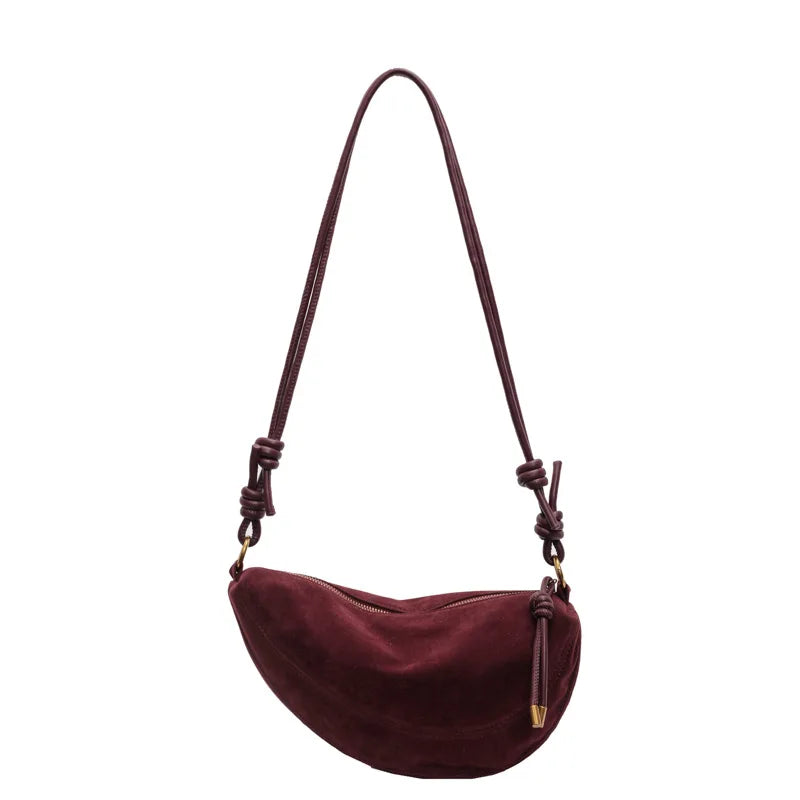 Minimal flap shoulder bag styling | ORLEVE