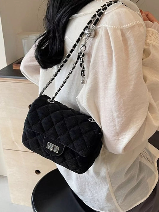 Quilted chain crossbody bag product image | Orleve