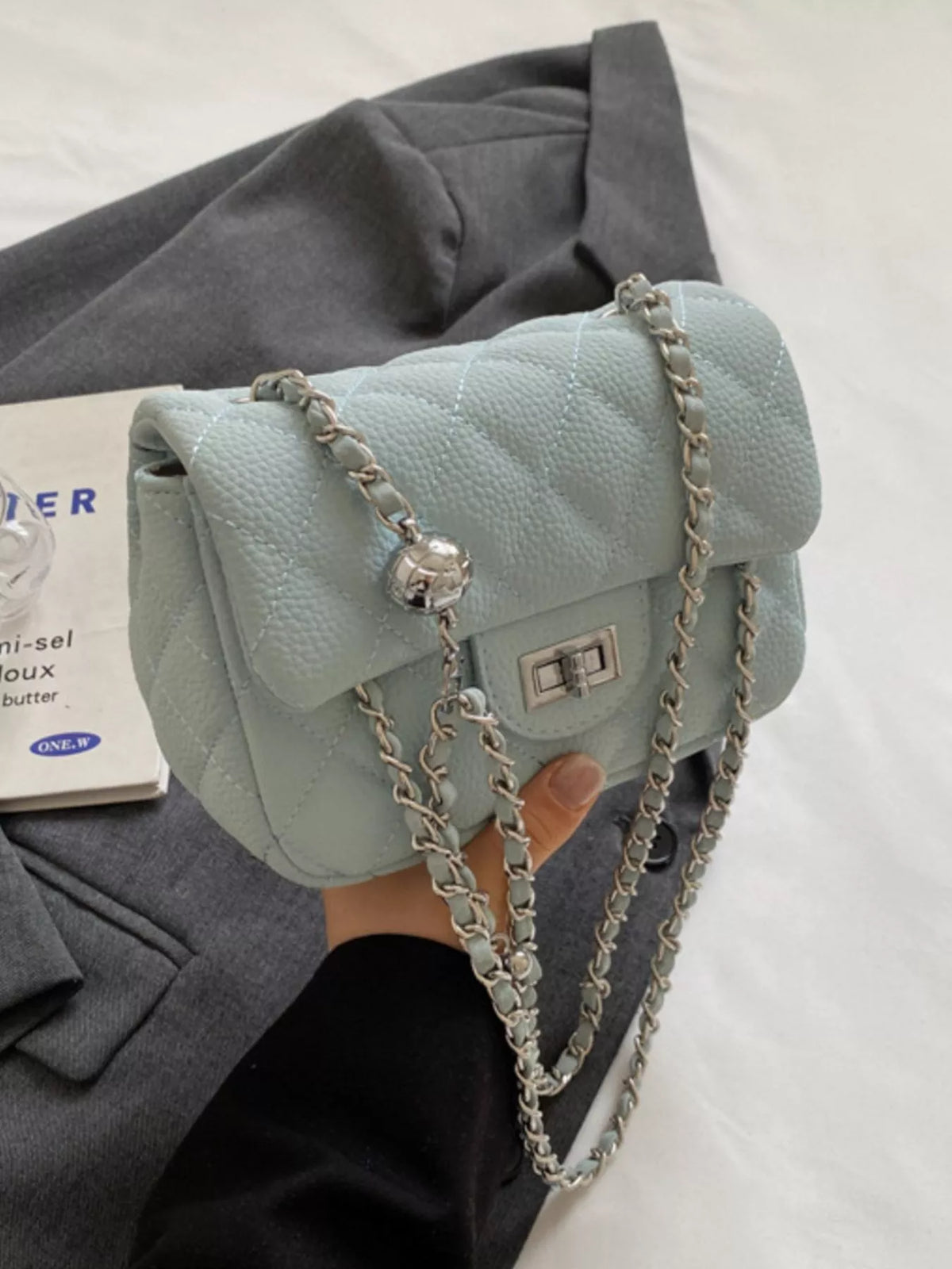 Quilted chain crossbody bag product image | Orleve