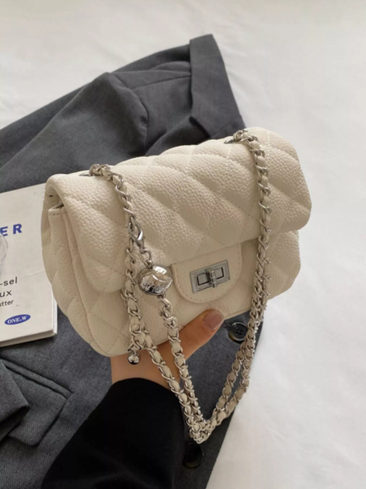 Quilted chain crossbody bag product image | Orleve