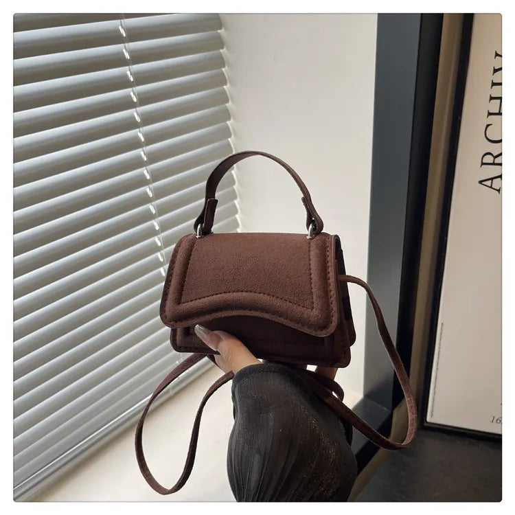 Structured box crossbody bag back view | ORLEVE